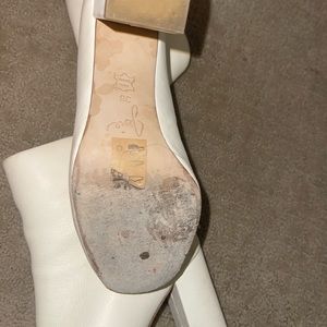 white booties! TRENDY WHITE BOOTS W A BACK ZIPPER.